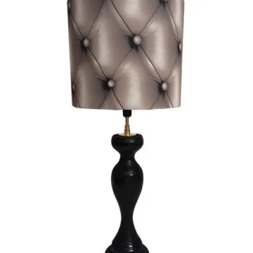Lampe en bois abat-jour matelassée