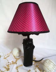 Lampe en bois abat jour résille