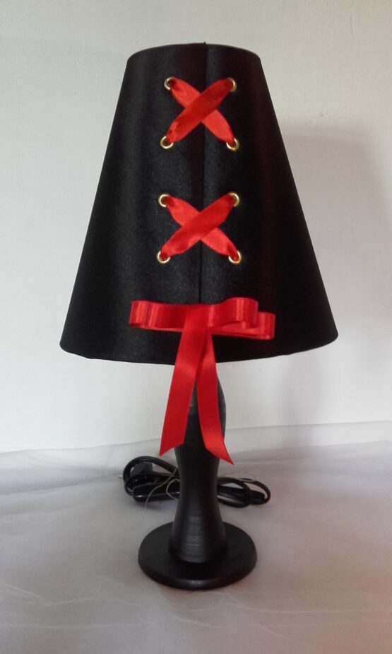 Lampe artisanale BSK "Lacée" satin noir ruban rouge