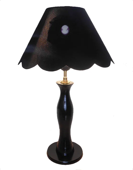 Lampe bois capricieuse abat jour noir