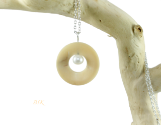 Ivoire végétal pendentif