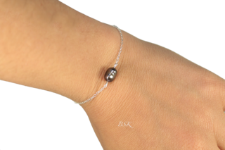 Bracelet simple une perle noire