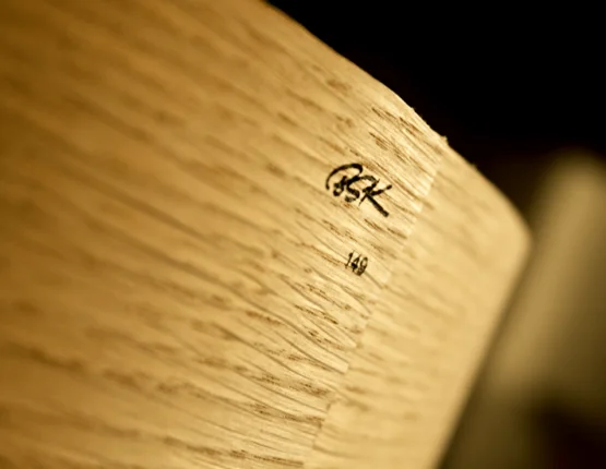 Signature suspension en bois et voile de bateau
