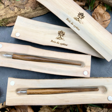 porte plume en bois