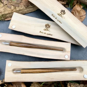 porte plume en bois