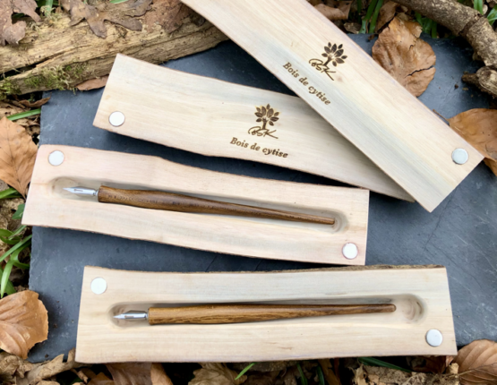 porte plume en bois